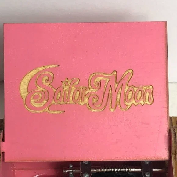 Sailor Moon Pink Hand Crank Wooden Music Box - Picture 3 of 10